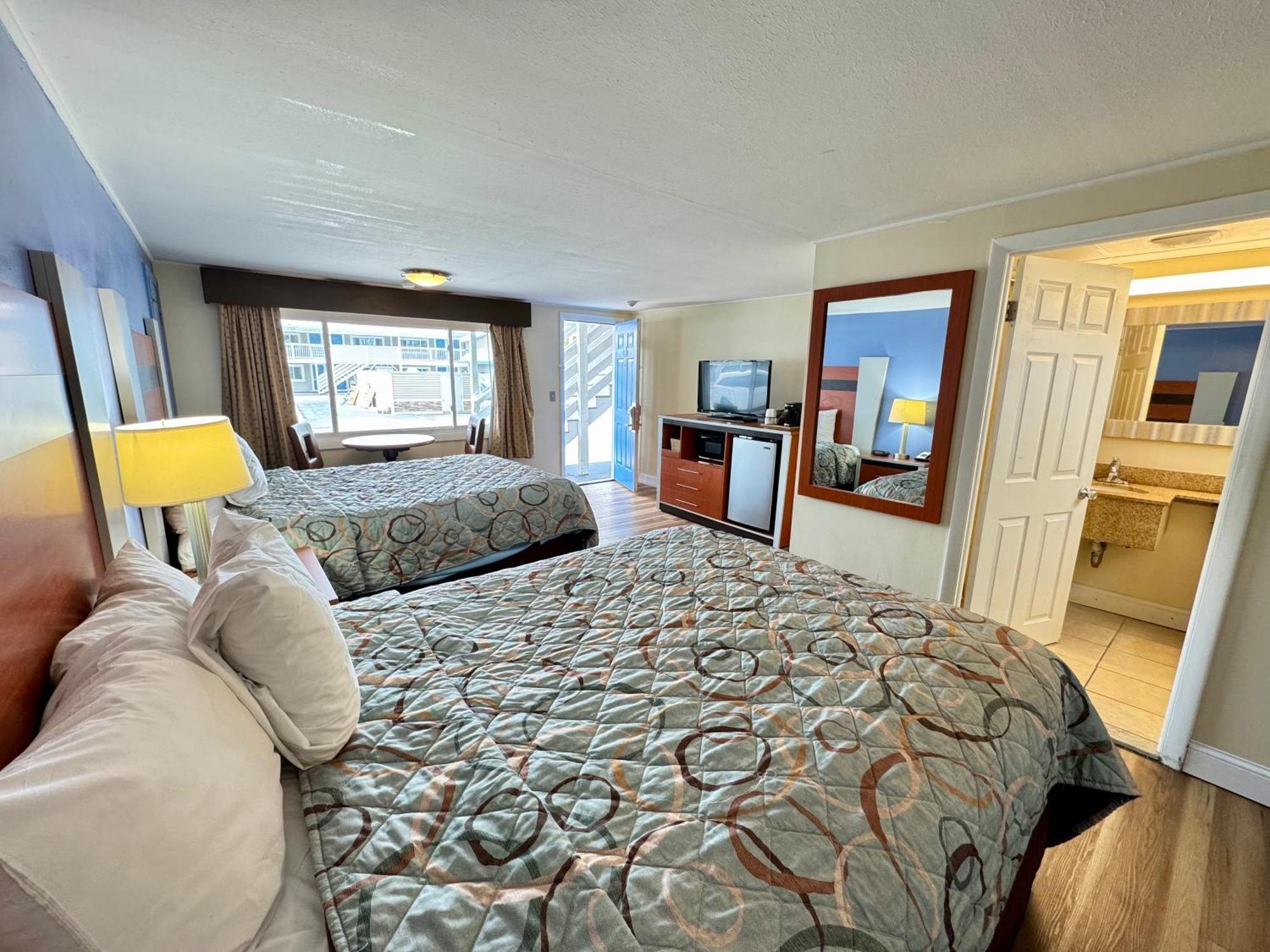 Days Inn By Wyndham - Cape Cod West Yarmouth Exterior foto