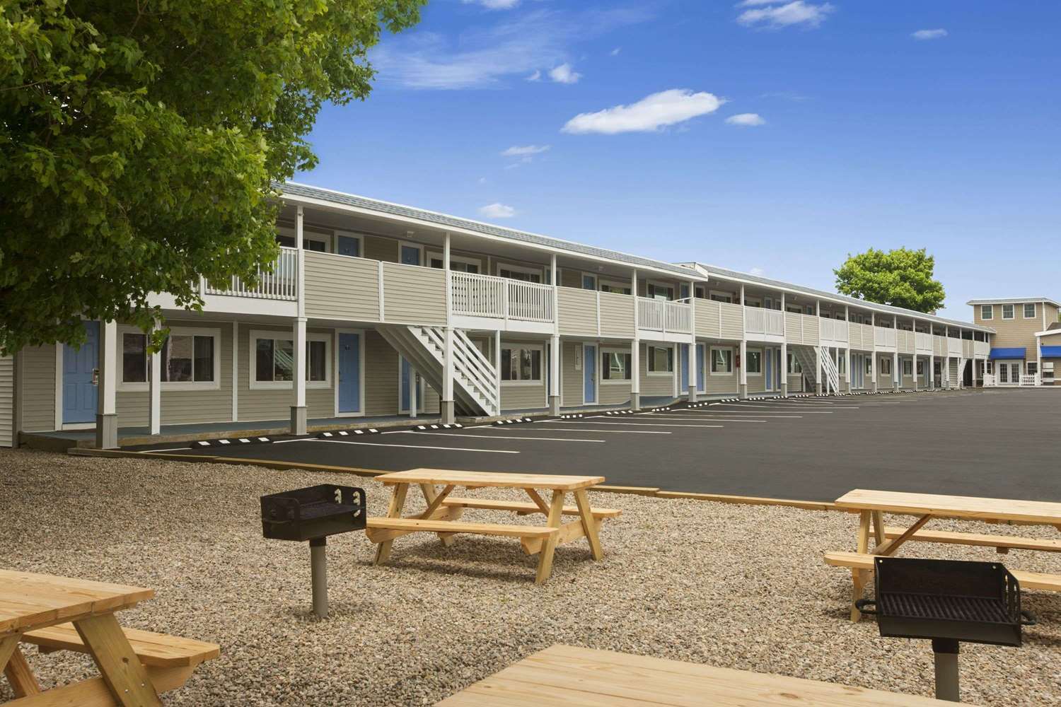 Days Inn By Wyndham - Cape Cod West Yarmouth Exterior foto
